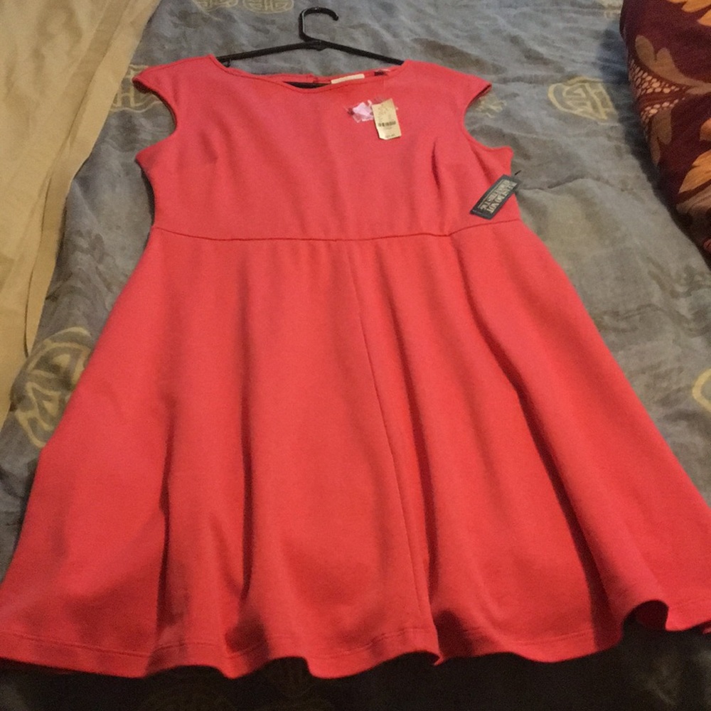 Dress - Picture 2 of 3